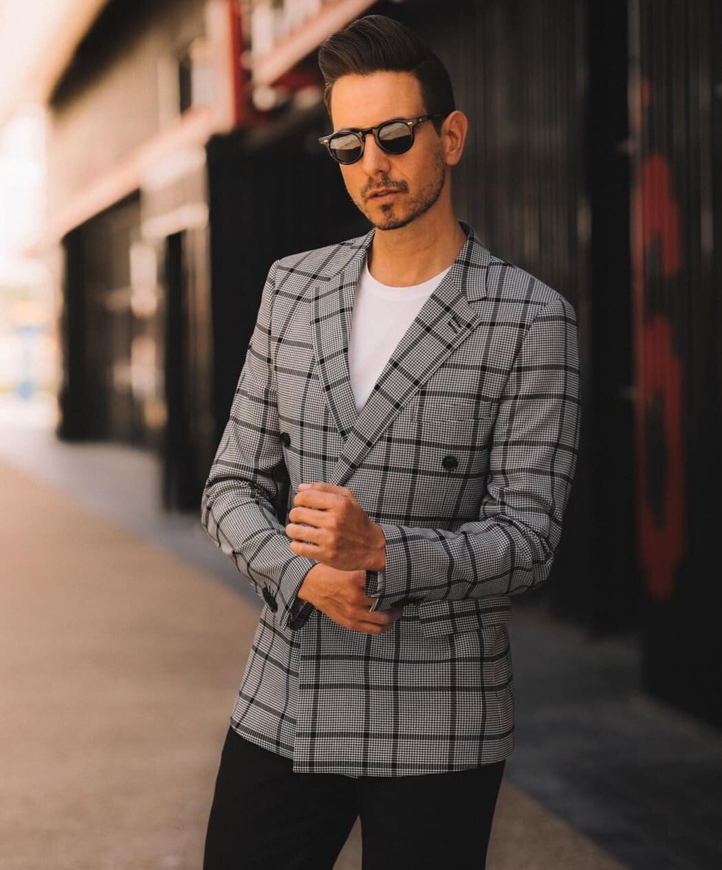 Trajes de hombre a cuadros grises únicos con chaqueta de una pieza, hechos a medida, para novios, bodas, fiestas y ocasiones formales. 