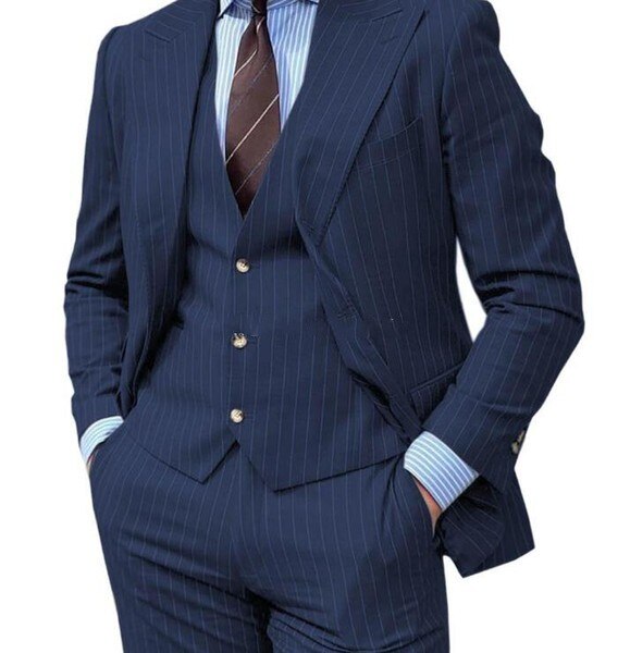 Grey Stripe Design Men Suits Peaked Lapel Formal Business Man Blazer 3 Pieces Groom Tuxedo Classic Fit Outfit