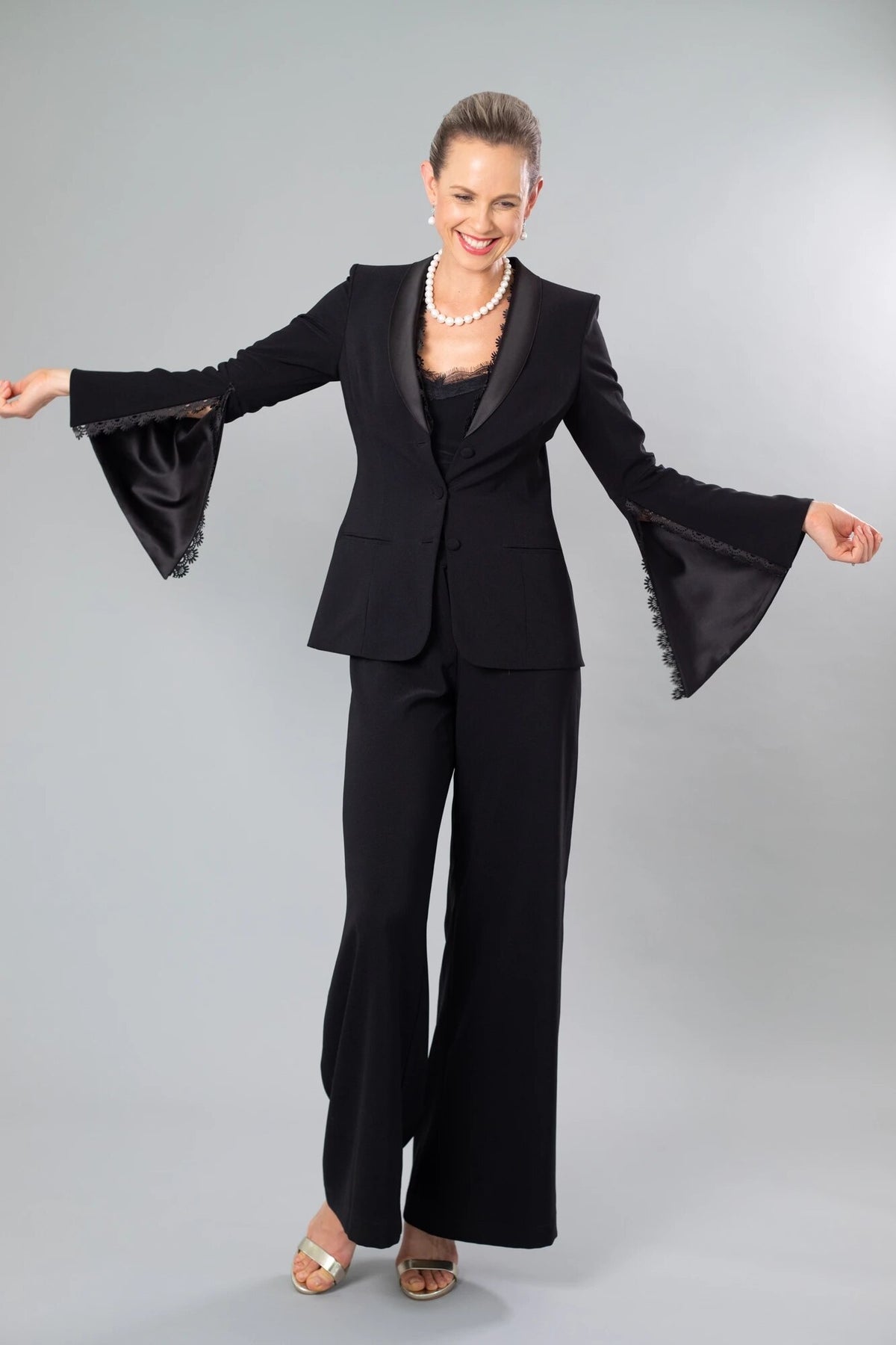 Black Mother of the Bride Suits Women Wedding Wear Loose Blazer 2 Pieces Ladies Party Evening Wear For Wedding(Jacket+Pants)