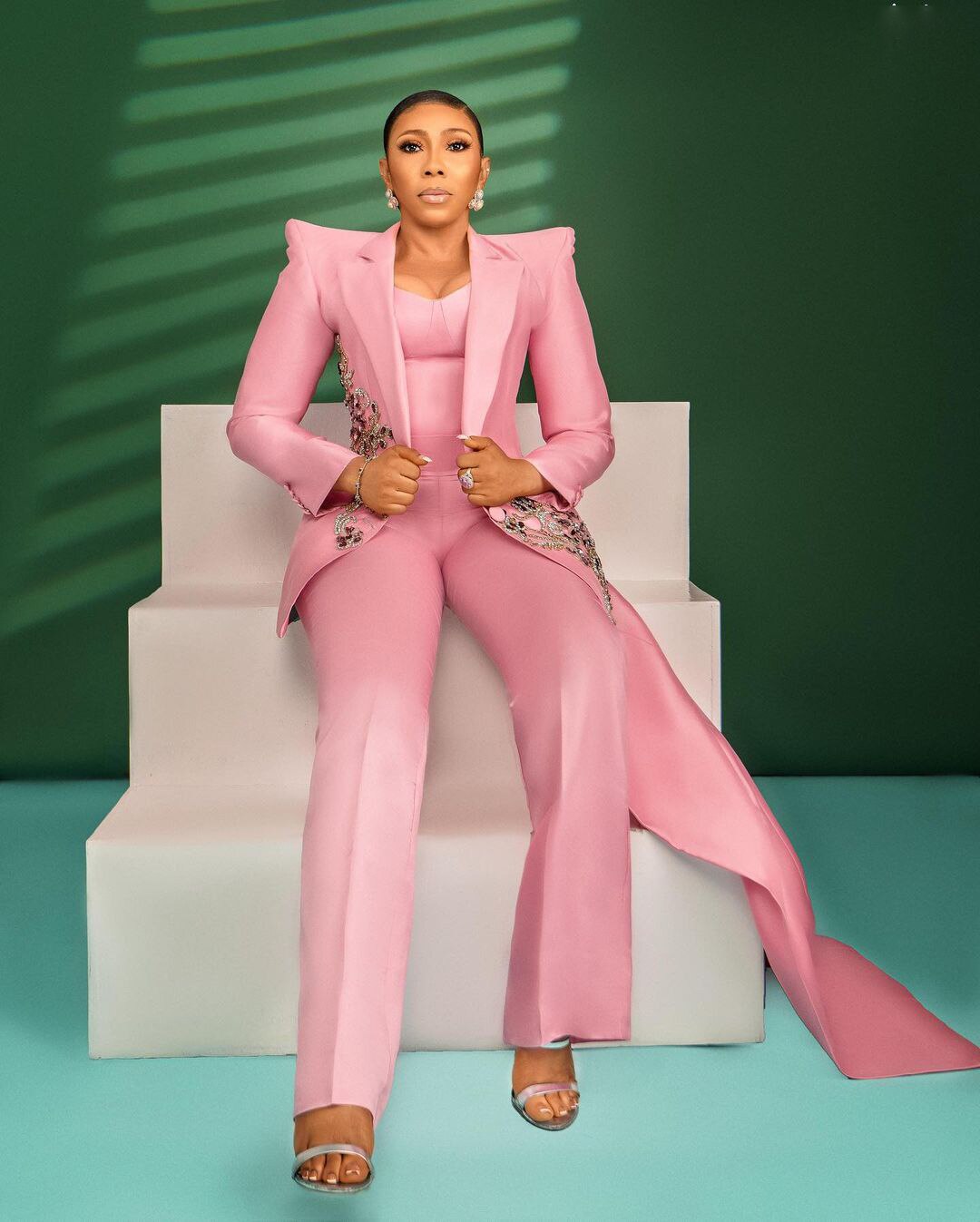 Trajes de pantalón rosa para mujer, 2 piezas, corte ajustado, con cuentas de cristal, para fiesta de graduación y noche 