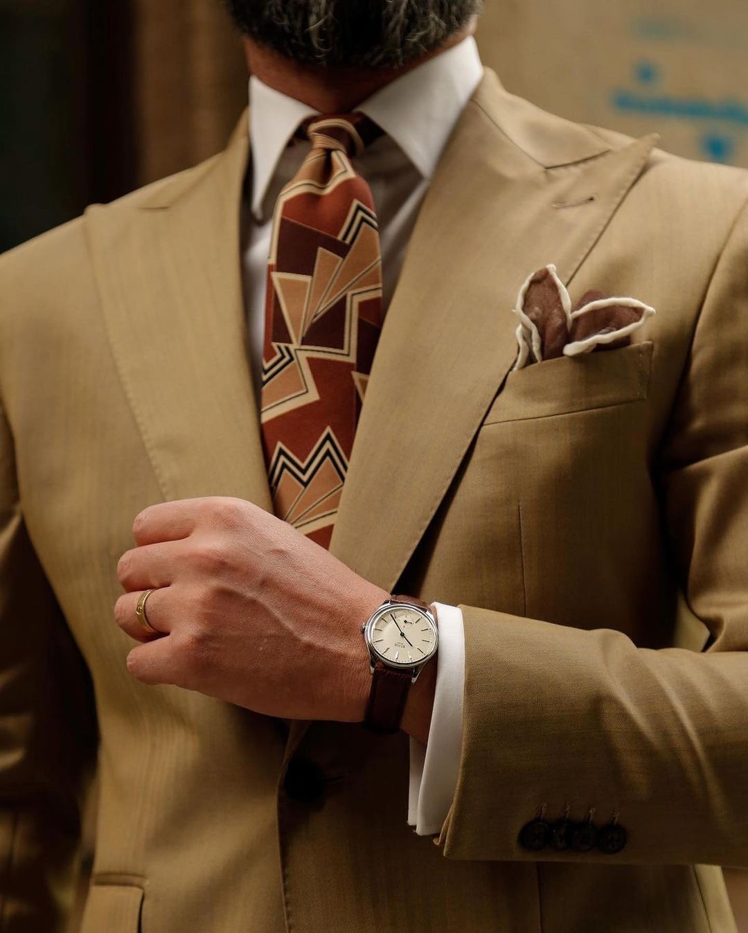 Trajes glamorosos de color caqui para hombre con chaqueta de dos piezas de botonadura sencilla y pantalones, hechos a medida, para novios, bodas y ocasiones formales. 