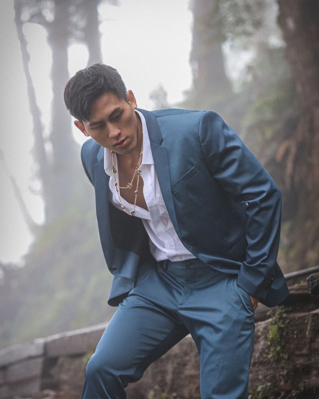 Trajes de negocios azules para hombre, un botón, dos piezas, chaqueta y pantalón, diseño a medida, para bodas, fiestas y ocasiones formales. 