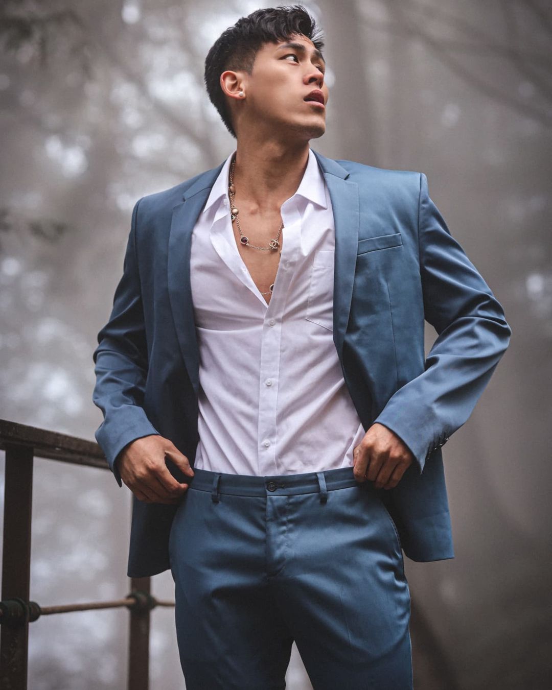 Trajes de negocios azules para hombre, un botón, dos piezas, chaqueta y pantalón, diseño a medida, para bodas, fiestas y ocasiones formales. 