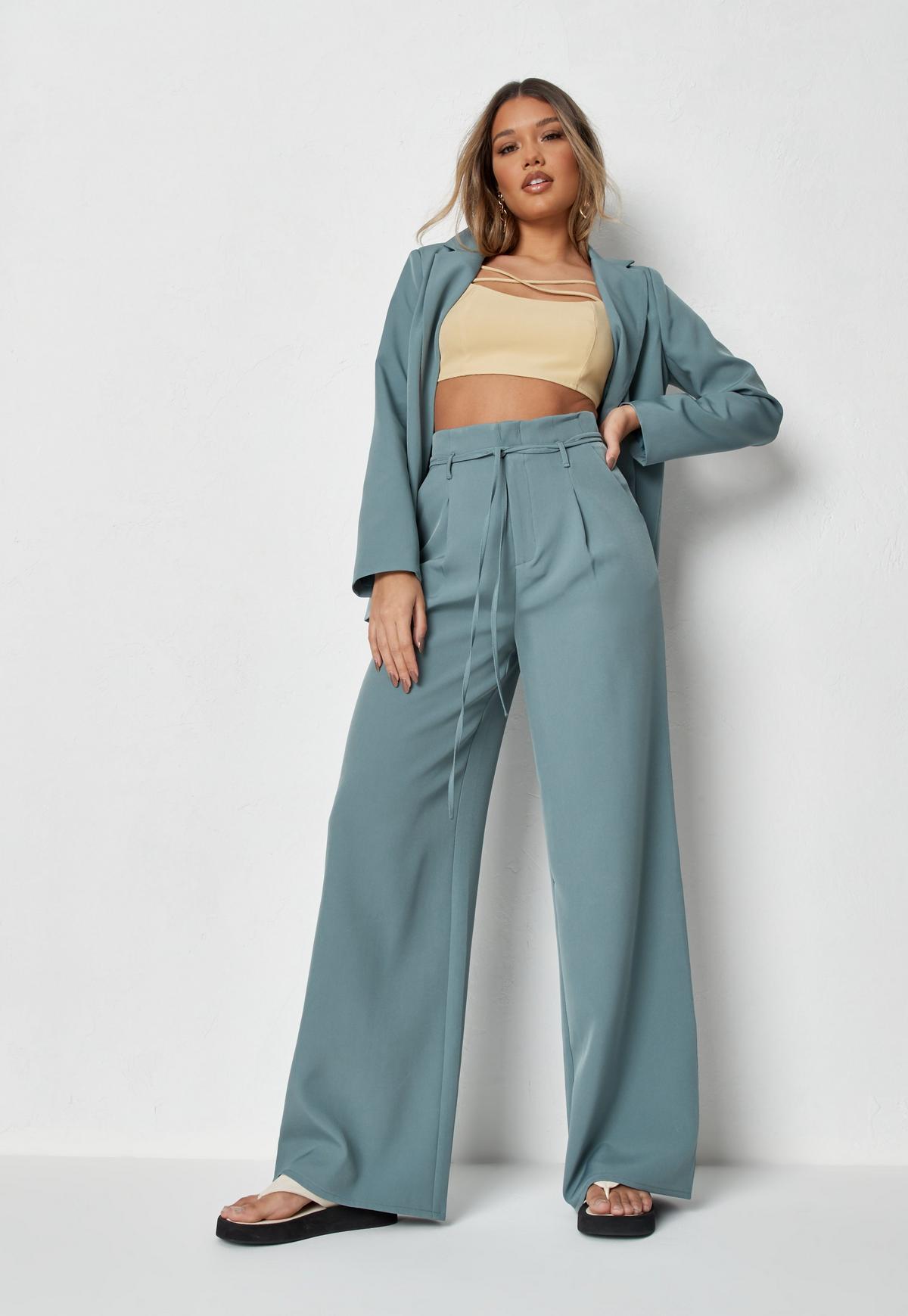 Costume ample pour femme, veste et pantalon, idéal pour une soirée, un bal ou un mariage 