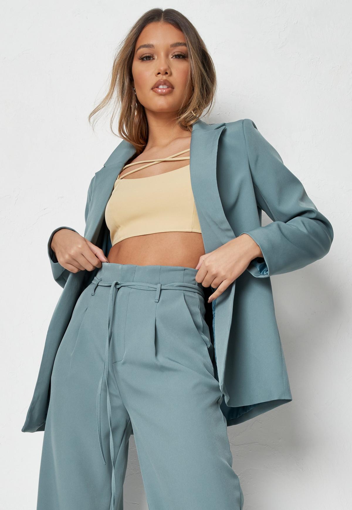 Costume ample pour femme, veste et pantalon, idéal pour une soirée, un bal ou un mariage 