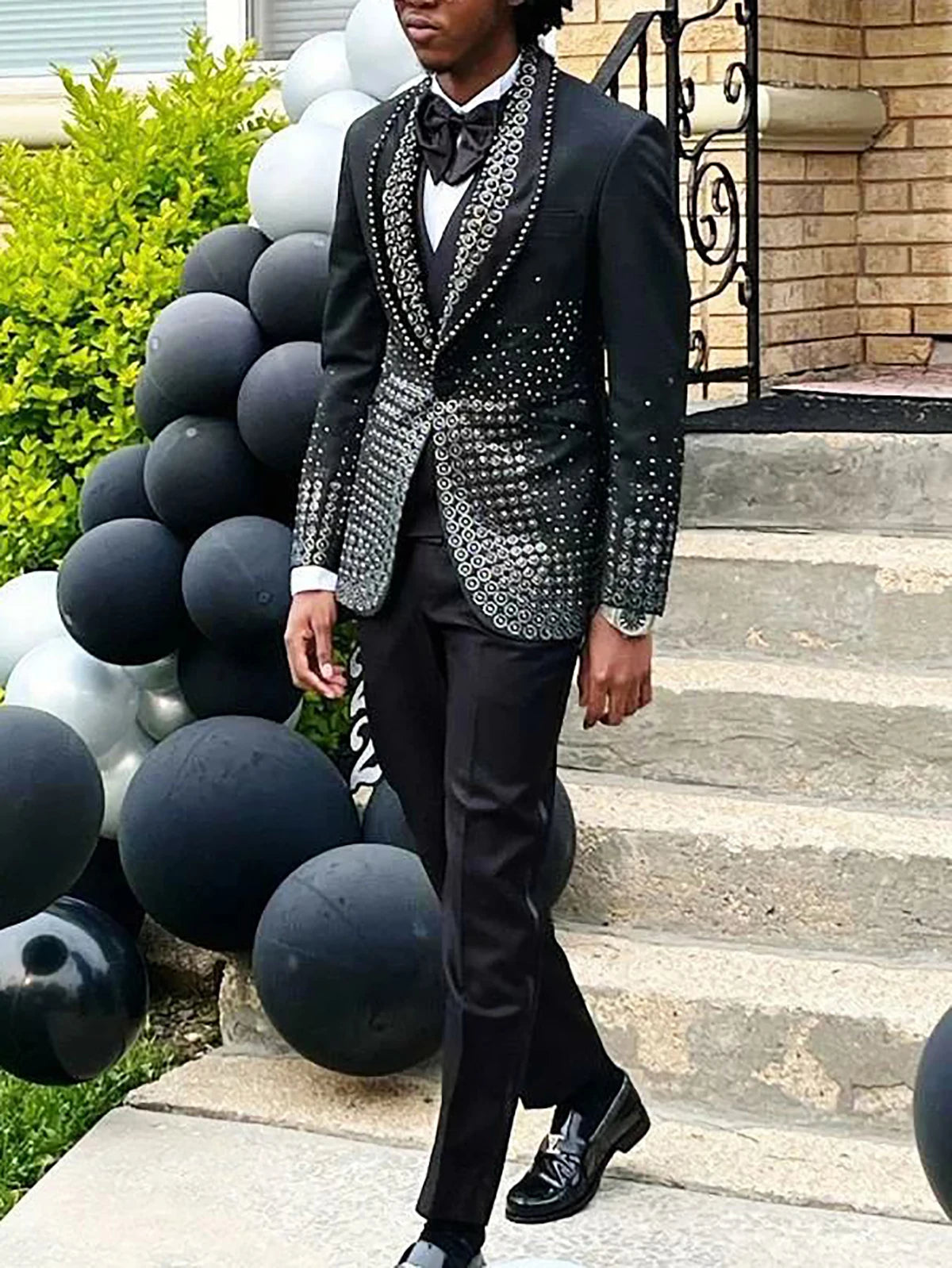 Stylish Black Beaded Tuxedo Suit for Men with Shawl Lapel, Slim Fit 2-Piece Blazer and Pants for Weddings and Formal Events