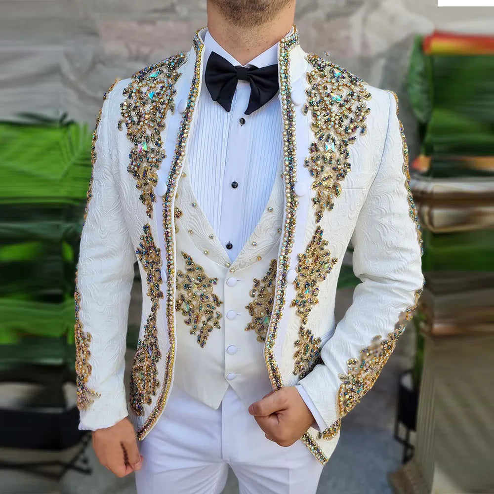 Luxury Groom Wedding Suits Gold Appliques Beaded Floral Jacket Vest Pants 3 Pieces Formal Party Bridegroom Tuxedos Tailored Made