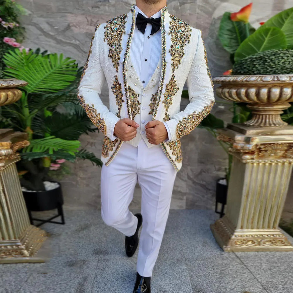 Luxury Groom Wedding Suits Gold Appliques Beaded Floral Jacket Vest Pants 3 Pieces Formal Party Bridegroom Tuxedos Tailored Made