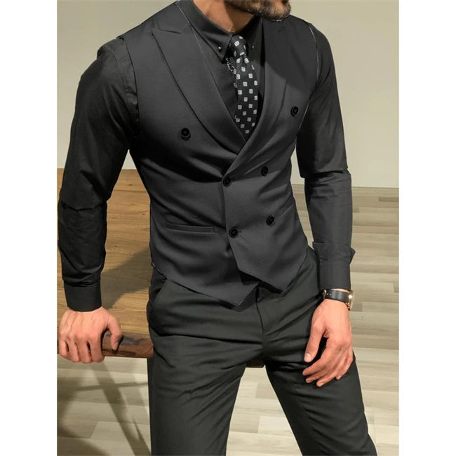 Gilet bordeaux à double boutonnage pour homme, coupe slim, idéal pour un mariage ou une soirée. 