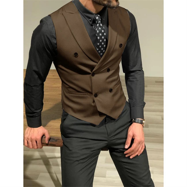 Gilet bordeaux à double boutonnage pour homme, coupe slim, idéal pour un mariage ou une soirée. 