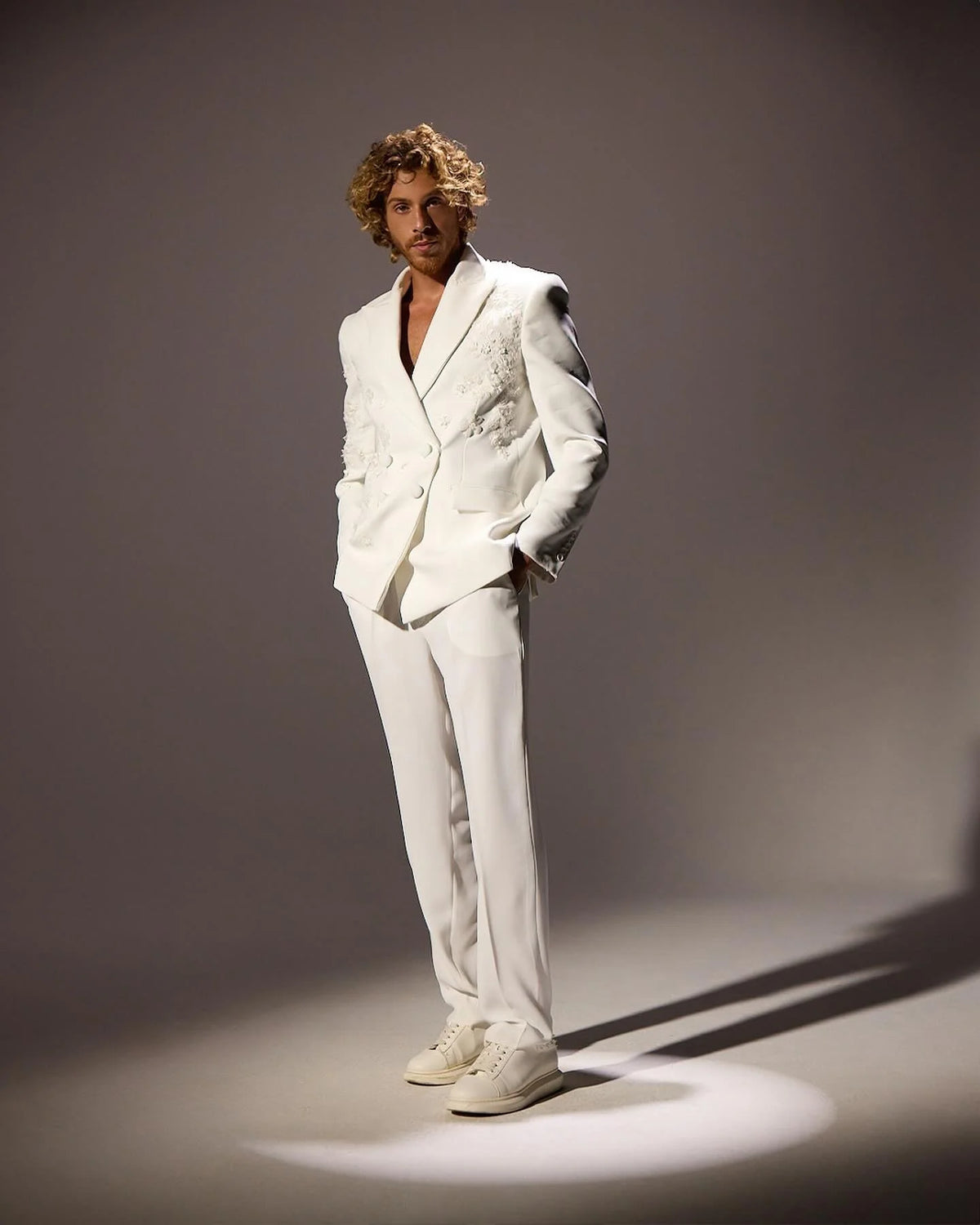 Trajes de novio para boda para hombre, clásicos, 2 piezas, blazer, pantalones, esmoquin, apliques, abalorios, ropa formal de trabajo, graduación, talla grande, hecho a medida
