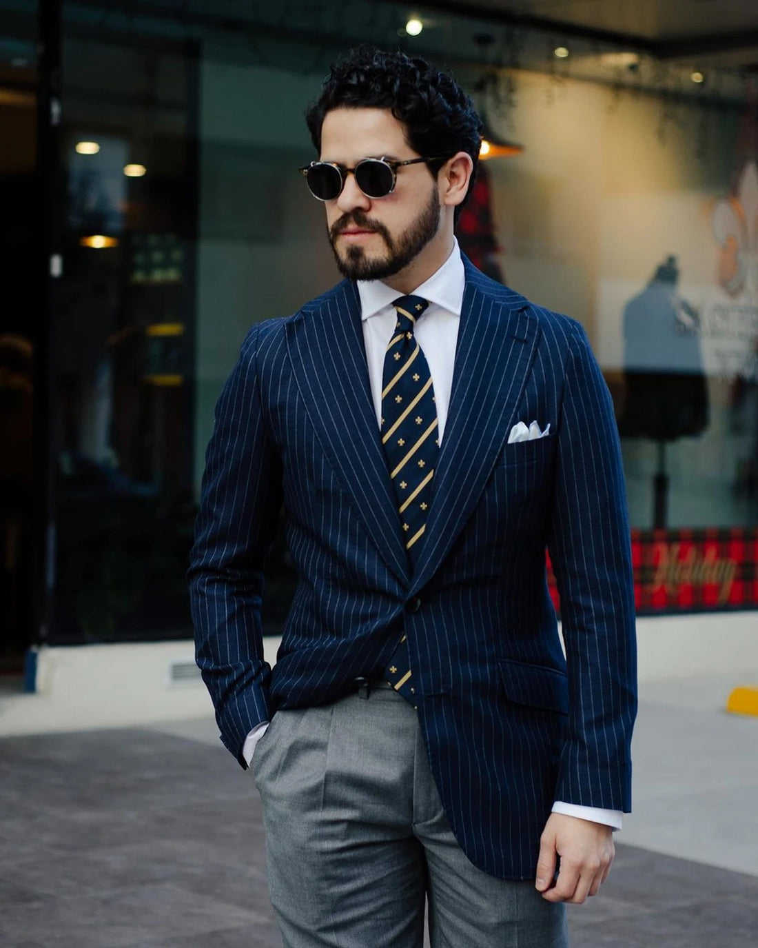 Traje de hombre de 2 piezas, blazer azul marino a rayas, pantalón gris, esmoquin de un solo pecho, ajustado, elegante, para negocios, moderno, para boda, novio, a medida.