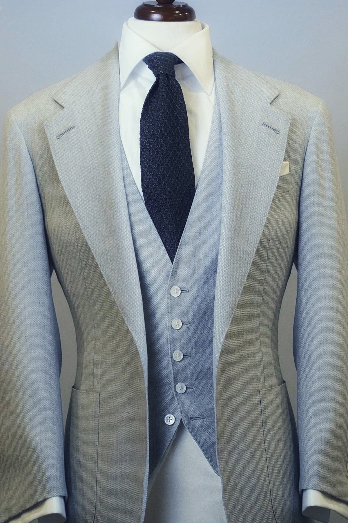 Men's Suit 3 Pieces Blazer Vest Pants Peaked Lapel Formal Tuxedo Wedding Groom Slim Formal Work Wear Tailored