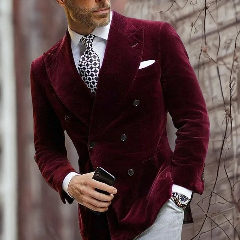 Blazer cruzado de terciopelo burdeos para hombre con solapa de pico y botones