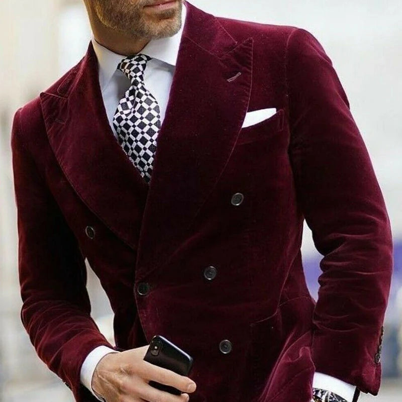 Blazer cruzado de terciopelo burdeos para hombre con solapa de pico y botones