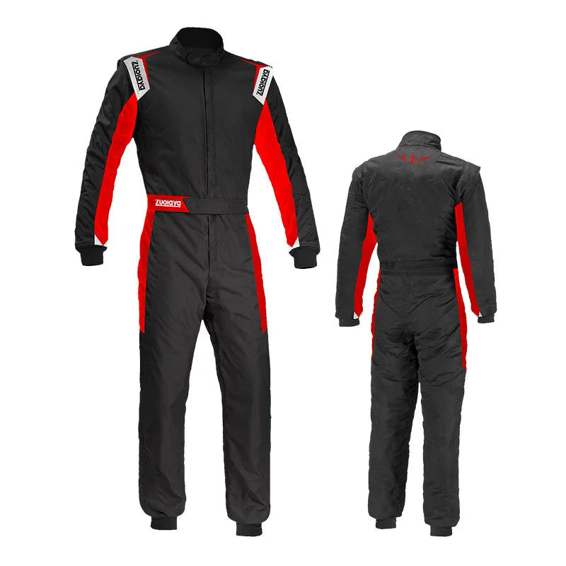 Mono de carreras negro y rojo con logotipos en hombros y cintura para deportes de motor
