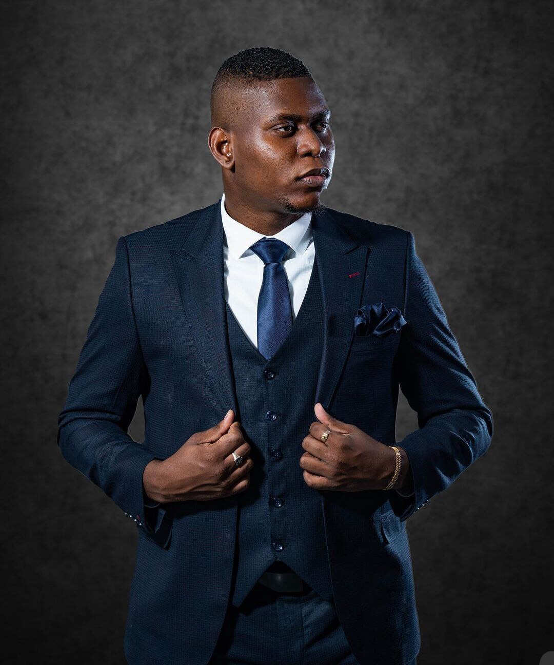Navy Blue Men Wedding Suit Classic There-Pieces Slim Fit Bridegroom Jacket Custom Made Party Tuxedos （Coat+Pant+Vest）