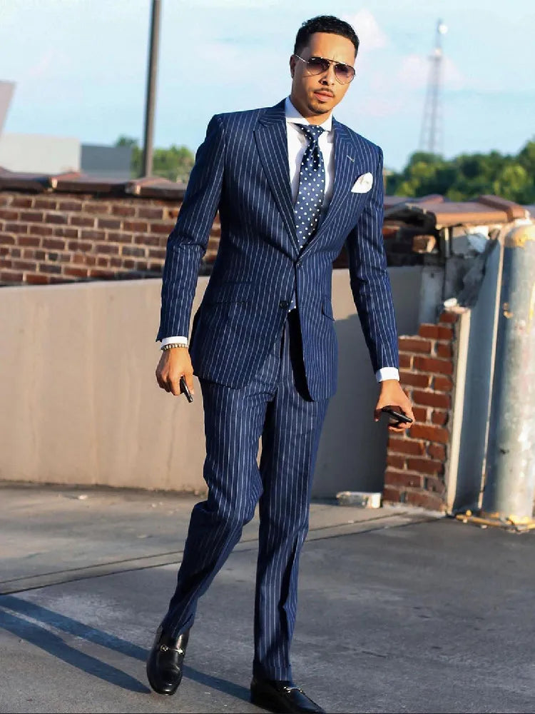 Traje de hombre azul marino de 2 piezas, blazer, pantalón, botonadura sencilla, solapa de pico, formal, a rayas, para boda, novio, traje formal a medida para hombre