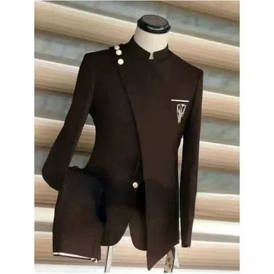 Blazer noir formel pour homme avec design asymétrique et détails de boutons dorés