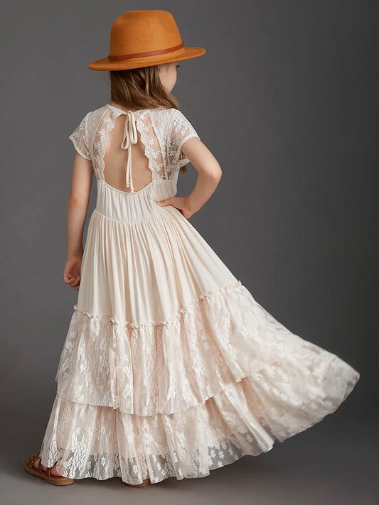 Vestido largo de encaje amarillo mostaza con capas y sombrero a juego para niñas 