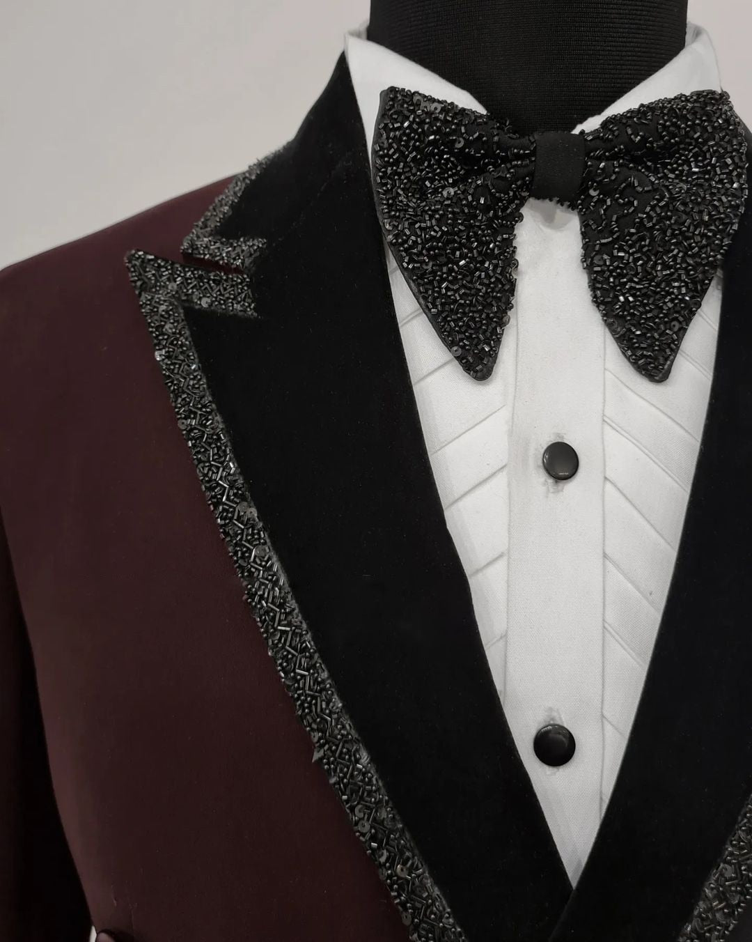 Wedding Men Suit With Beads Neck One Coat Bowtie Business Formal Groom Tuxedo Party Suits