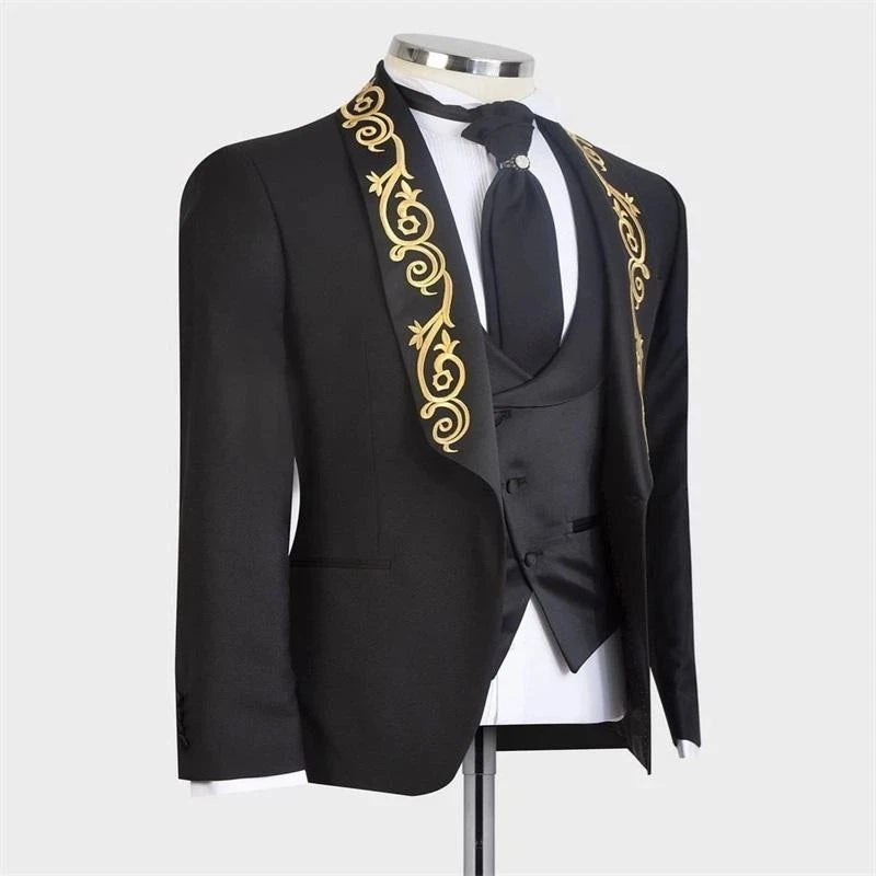 Trajes negros para hombre, 3 piezas, con apliques dorados, para boda, esmoquin, corte entallado, para graduación 