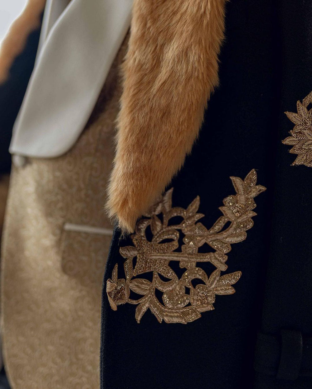 New Luxurious Winter Man Overcoat Long-length Plush Collar Men Suits Appliques Cashmere One-Piece Jacket Custom Wedding Tuxedos