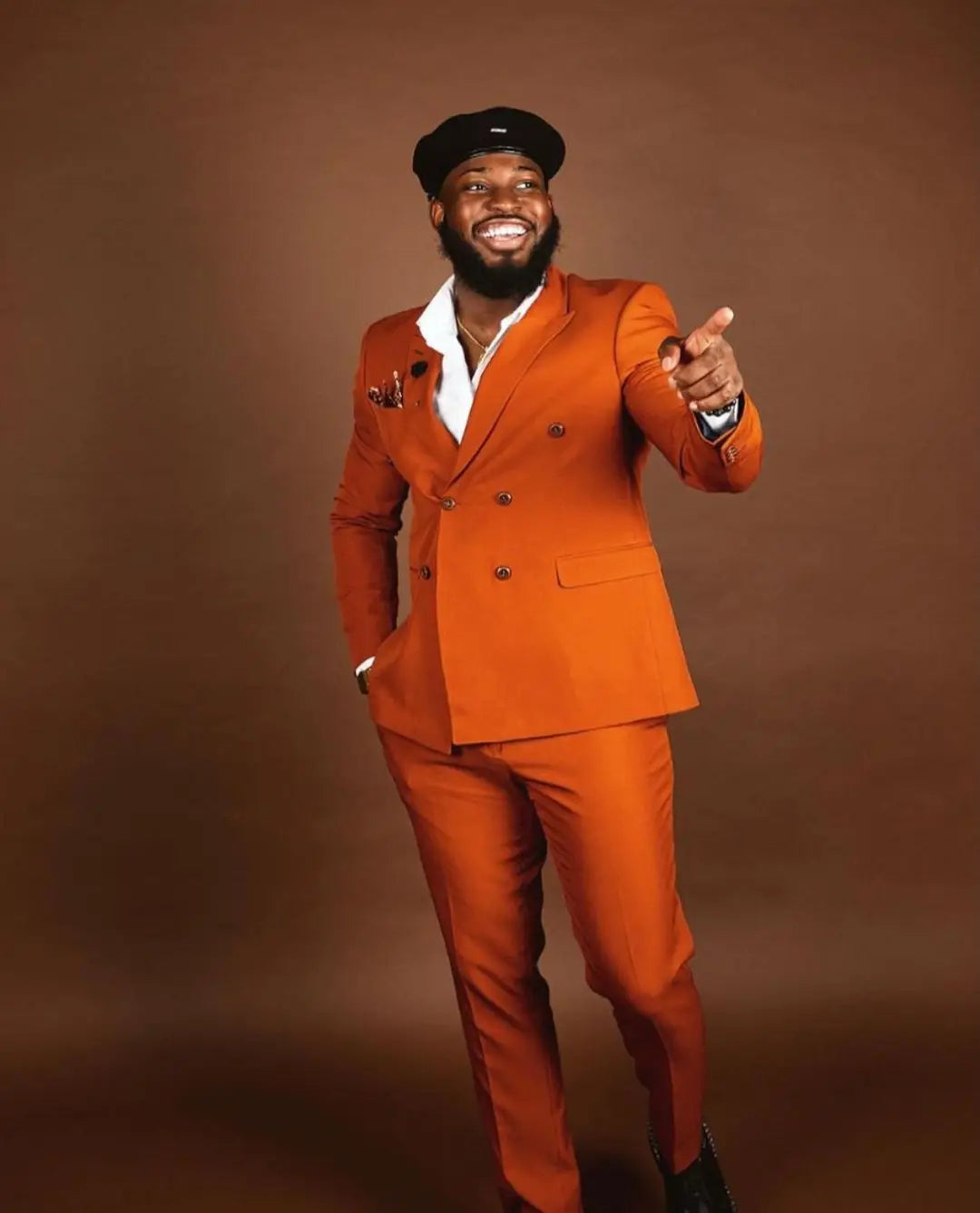 Orange Plus Size Men Suits Wear Wedding Blazer Tuxedos Black Peaked Lapel Clothes for Groom Prom Coat Pants 2 Pieces