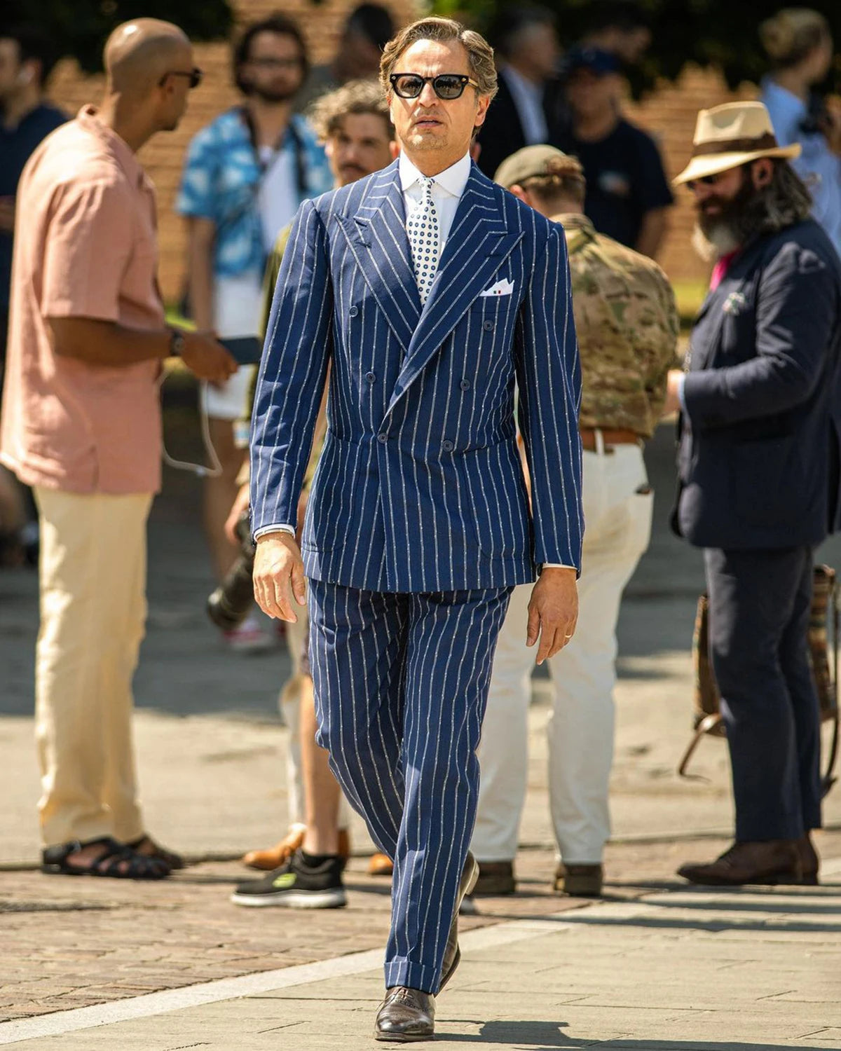 Pinstriped Men Wedding Suits Peaked Lapel Tuxedos Fashion Slim Fit Groom Wear Business Office 2 Pcs Coat Pants Custom Made