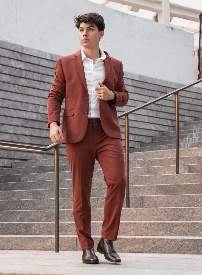 Traje de hombre rojo de un solo pecho, hecho a medida, de dos piezas, chaqueta y pantalón, traje formal de diseñador para ocasiones especiales. 