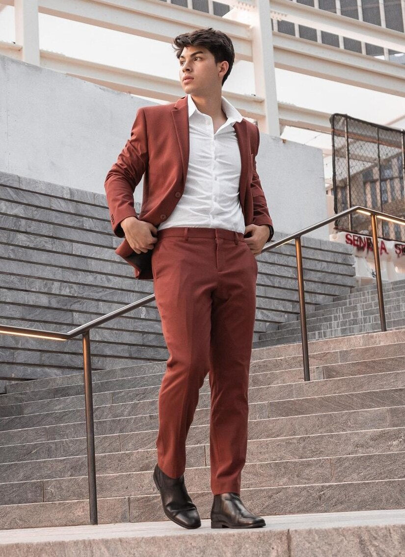 Traje de hombre rojo de un solo pecho, hecho a medida, de dos piezas, chaqueta y pantalón, traje formal de diseñador para ocasiones especiales. 