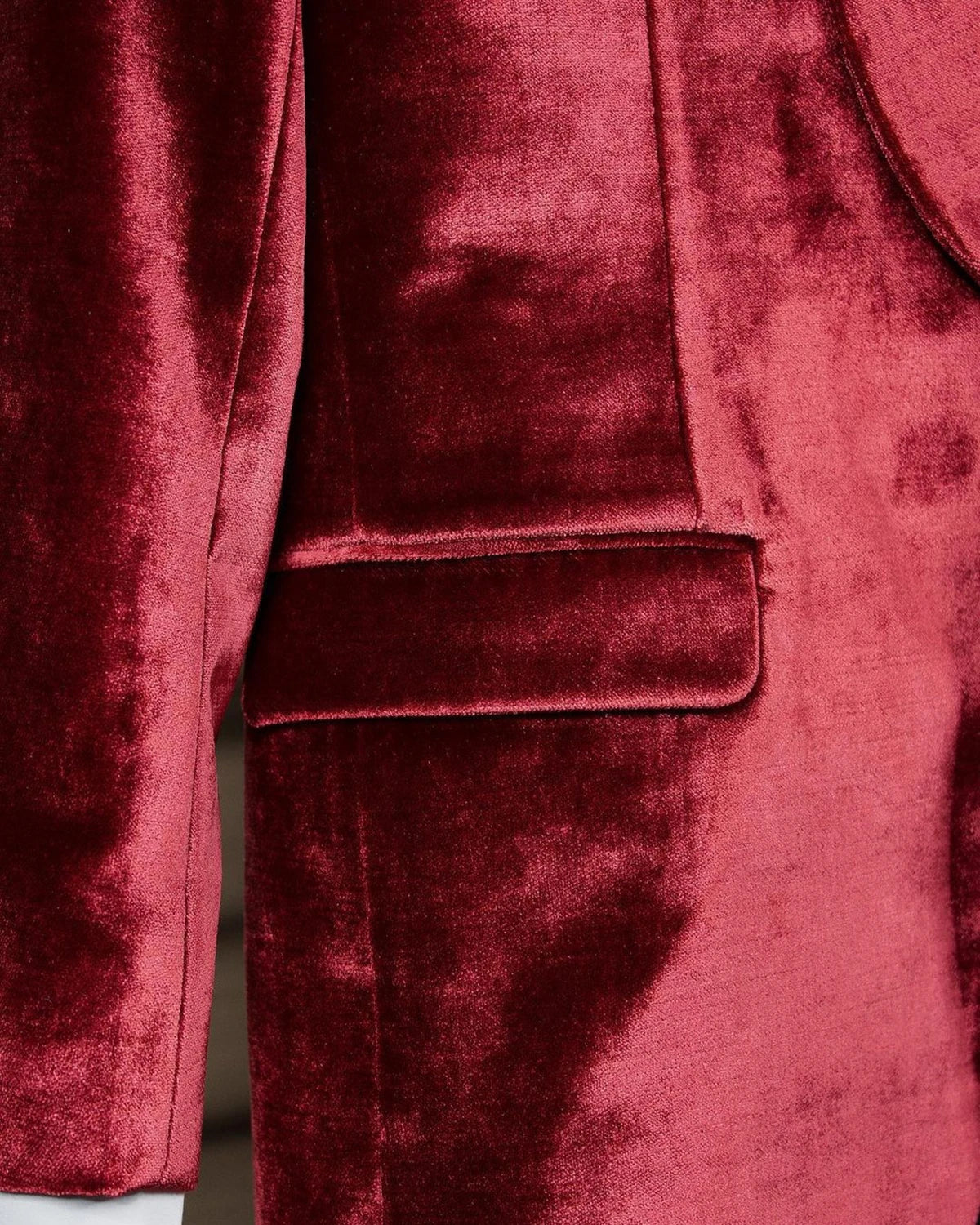 Trajes de hombre de terciopelo rojo a medida, blazer de una pieza, un botón, esmoquin de solapa transparente para boda, novio, talla grande