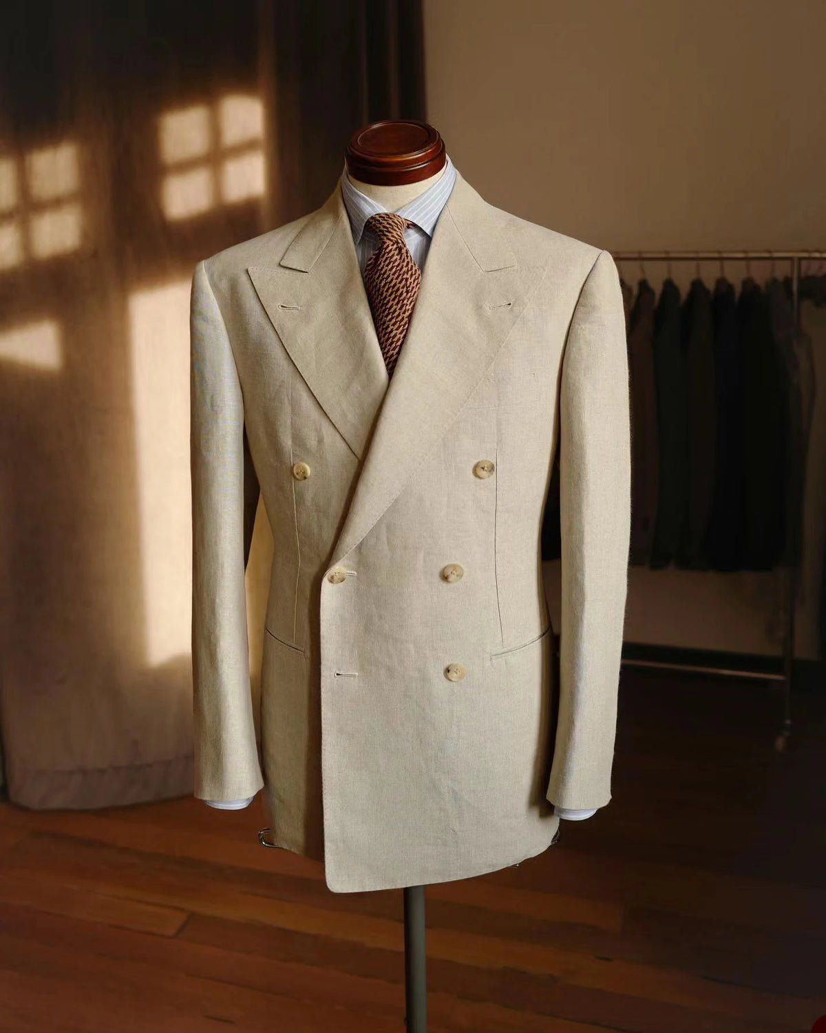 Classic Men's Suits Blazer Solid Color Tuxedos Double Breasted Groom Wear for Wedding Peaked Lapel Coat Customize Only Jacket