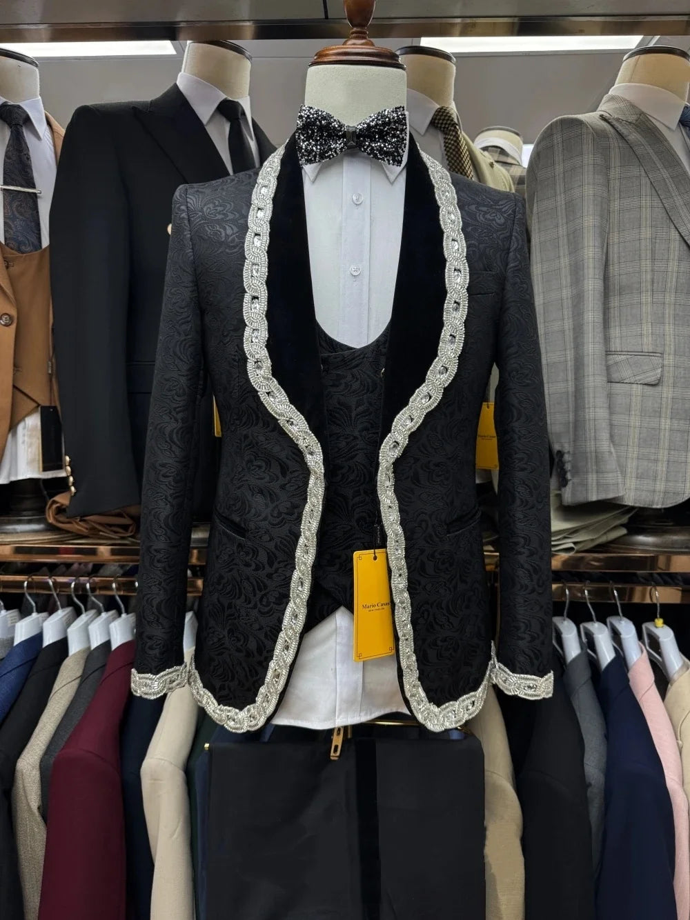 Elegant Men Suits Tailor-Made 3 Pieces Shawl Lapel Jacket Beading Blazer Jacquard One Button Groom Customized Coat Vest Pants