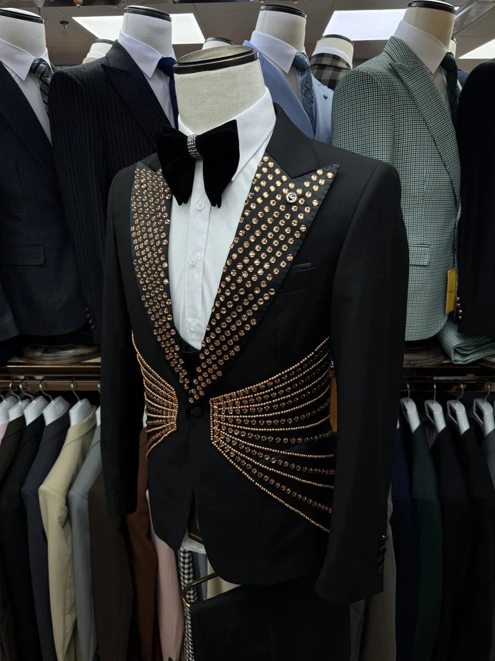 Men's Wedding Suit Sparkly Peaked Lapel Blazer Rhinestone Pearls 2 Pieces Set Coat Prom Formal Occasion Customized Jacket Pants
