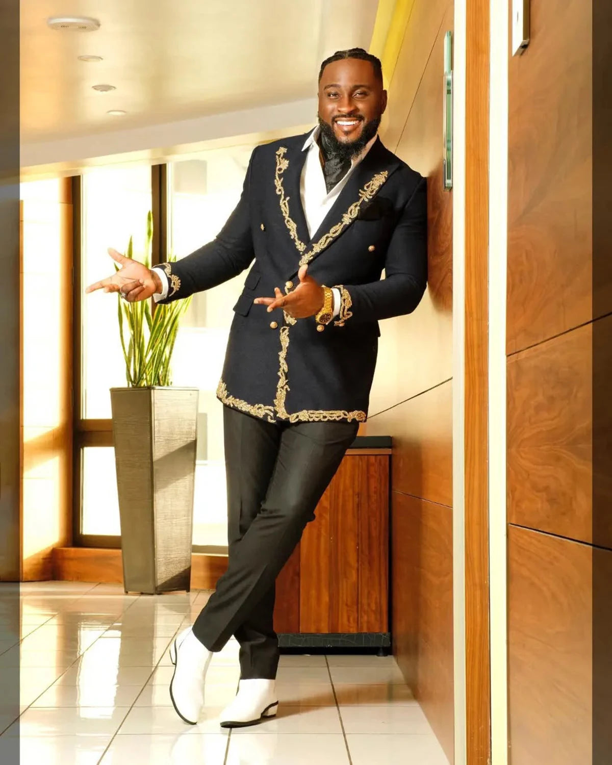 Vintage Men Suits Tailor-Made 2 Pieces Appliques Peaked Lapel Jacket Blazer Double Breasted Evening Party Customized Coat Pants