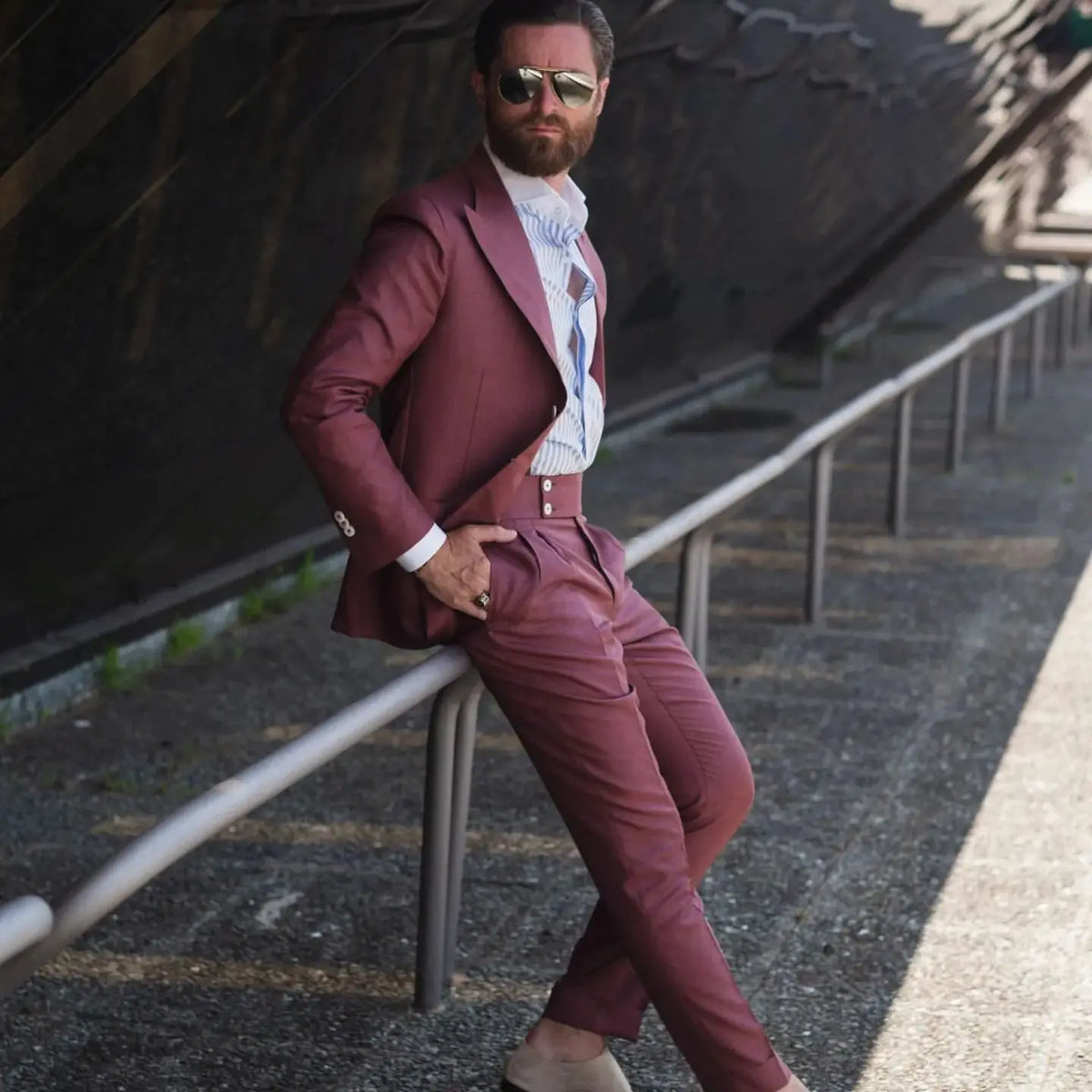 Traje de hombre color fucsia, a medida, con blazer rojo y pantalón, esmoquin ajustado, para padrinos de boda, con solapa de pico, 2 piezas (chaqueta, pantalón y corbata)