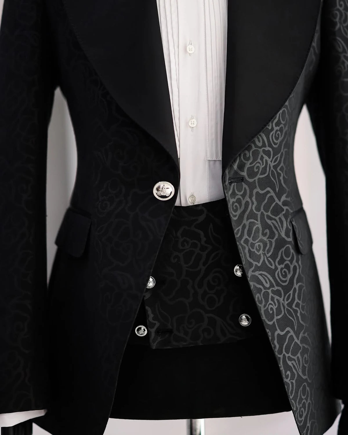 Handsome Men Suits Tailor-Made 2 Pieces Peaked Lapel Jacket Jacquard Blazer One Button Groom Customized Coat Pants