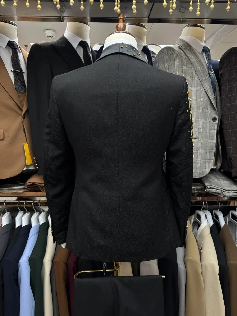 Fashion Men Suits Rhinestone Tailor-Made 2 Pieces Jacquard Shawl Lapel Jacket Tassel Blazer One Button Customized Coat Pants