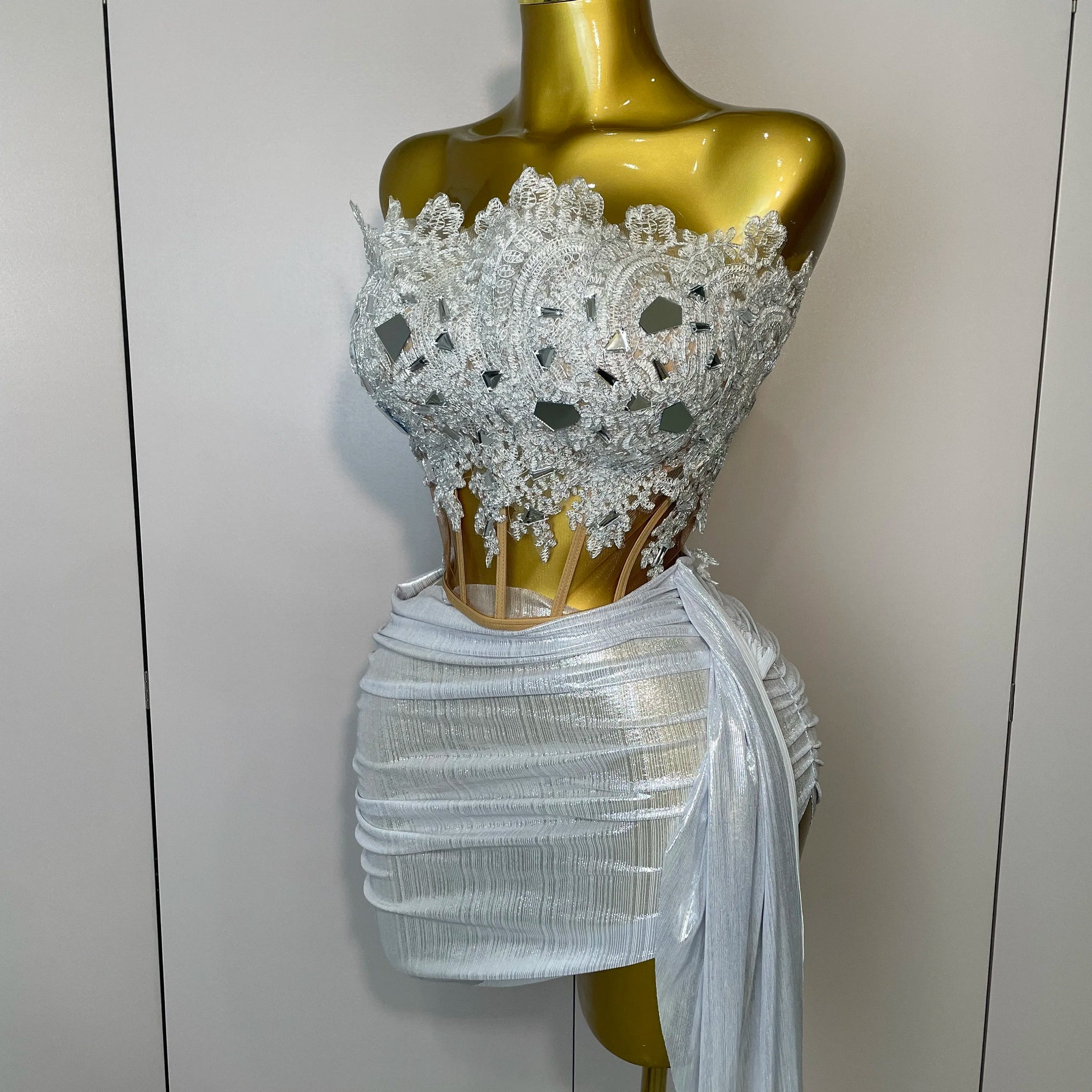 Robe courte bustier sexy à paillettes argentées scintillantes, ensemble 2 pièces, tenue de soirée, d'anniversaire, de discothèque, de chanteur, de danseuse, de scène