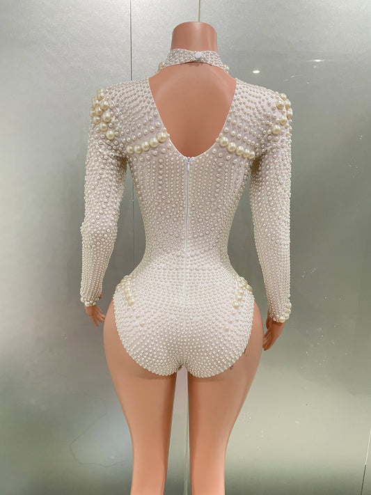 Robe de soirée sexy à manches longues pour femme, tenue de soirée moulante et élastique, avec perles blanches, idéale pour DJ et chanteuse
