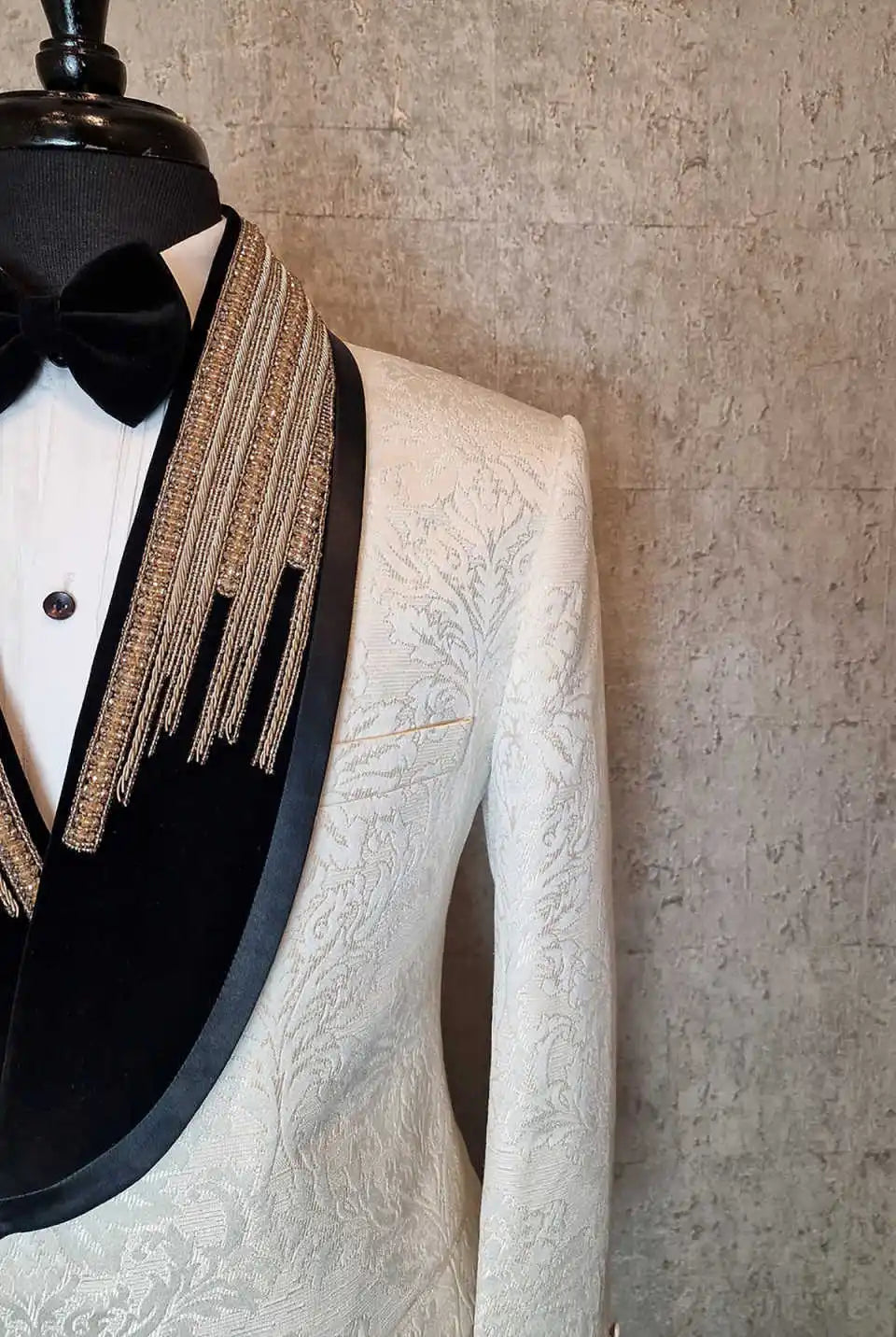 Fashion Wedding Tuxedos With Buckle Beaded Jacquard Men Suits Shawl Lapel 1 Piece Set Jacket Handsome Groom Blazers Customized