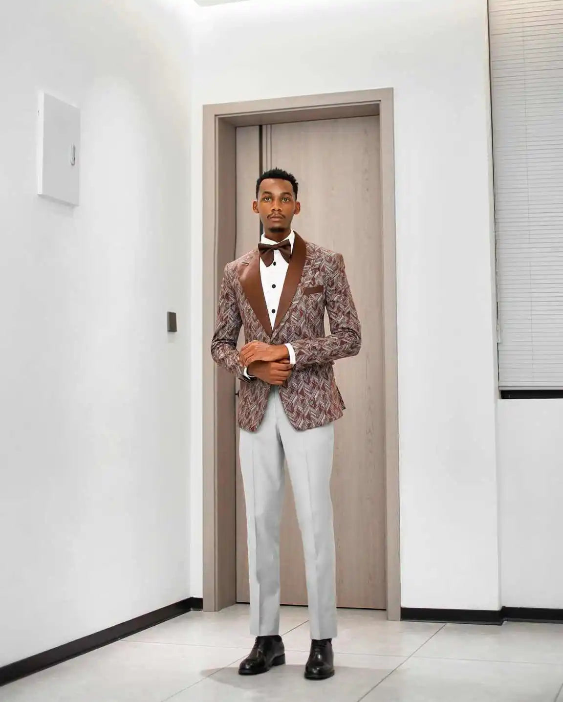 Elegant Jacquard Wedding Groom Tuxedos Slim Fit 2 Pieces Jacket Pants Male Prom Party Casual Occasion Customized