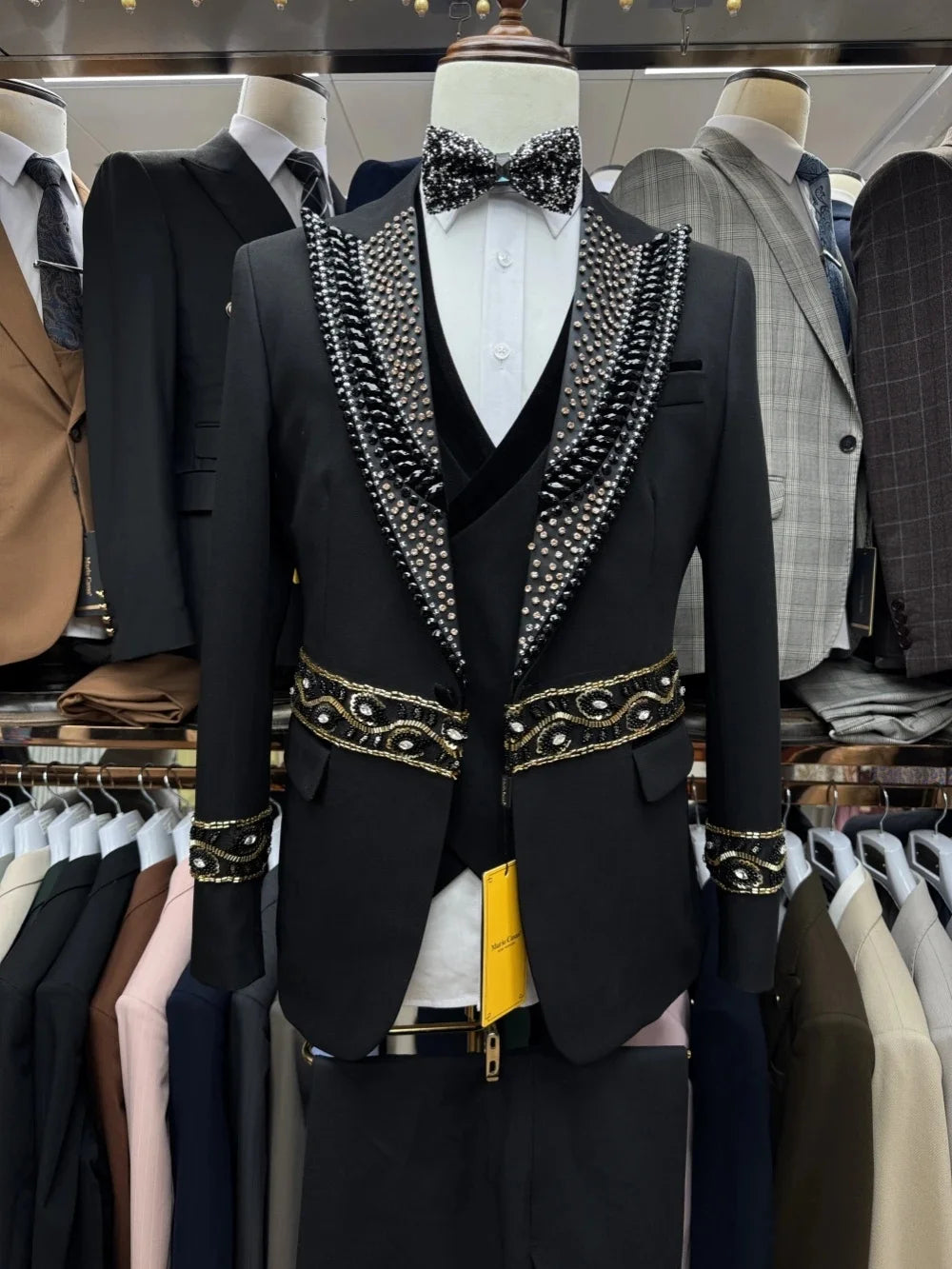 Luxury Men Suits Tailor-Made 3 Pieces Peaked Lapel Jacket Beading Rhinestone Blazer One Button Groom Customized Coat Vest Pants