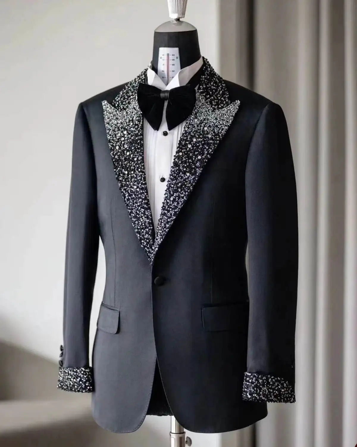 Blazer de smoking glamour pour homme avec revers pointus perlés, coupe sur mesure pour les occasions formelles et décontractées, grande taille disponible