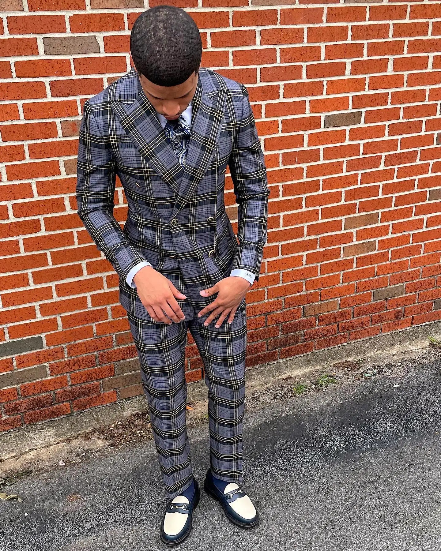 Ensemble élégant à carreaux croisés pour homme : blazer et pantalon élégants pour événements formels et mariages