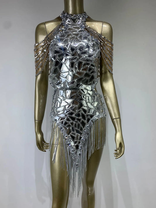 Robe de soirée moulante argentée style Y2K pour femme, col licou, épaules dénudées, dos nu, paillettes, pompons, mini-robe mécanique 