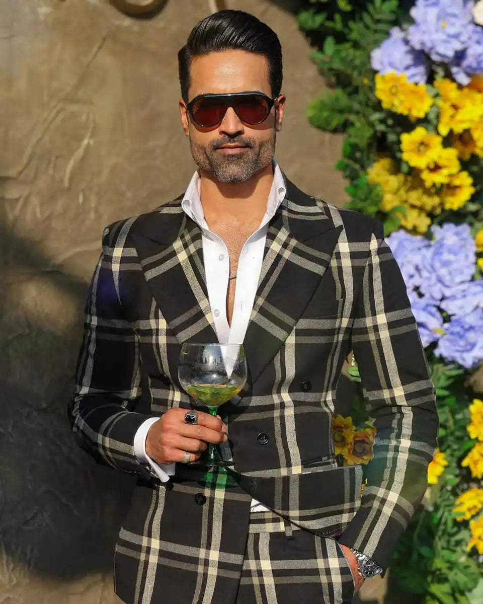 Plaid Wedding Suits for Groom Peaked Lapel Tuxedos Double Breasted 2 Pcs Jacket with Pants Customized Party Business