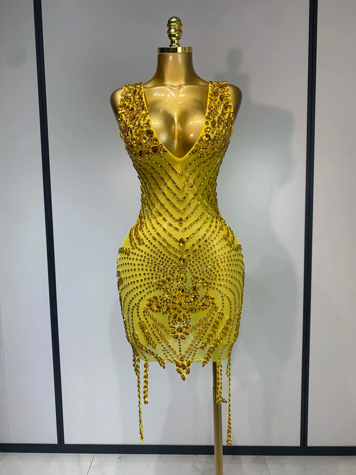 Sparkly Rhinestone Mesh See Through V Neck Dress Women Sexy Performance Stage Costume Evening Party Club Luxury Birthday Outfit