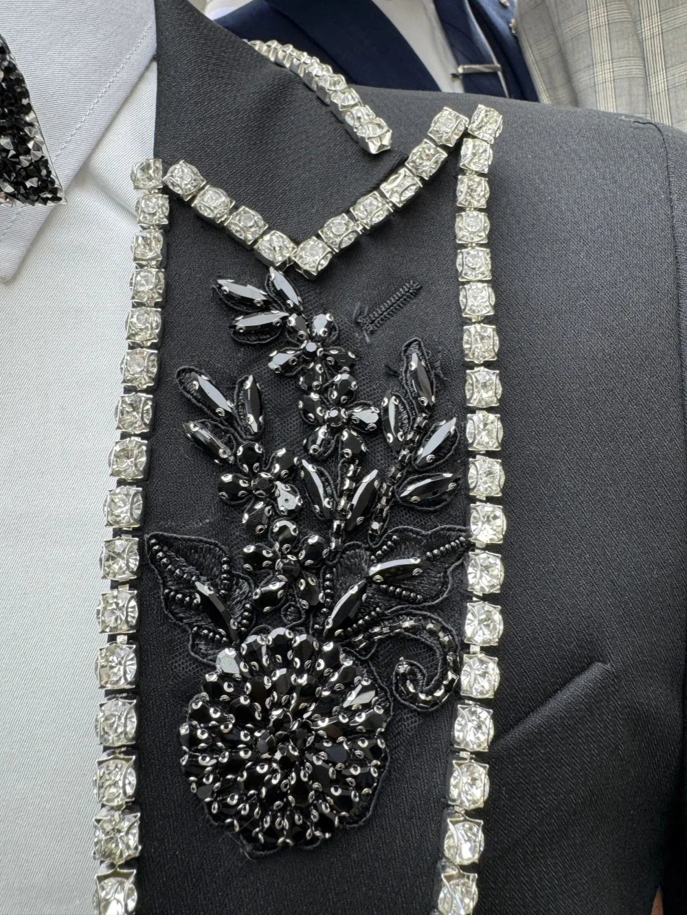 Stylish Men Suits Rhinestone Tailor-Made 2 Pieces Set Beaded Peaked Lapel Jacket Blazer One-Button Groom Customized Coat Pants